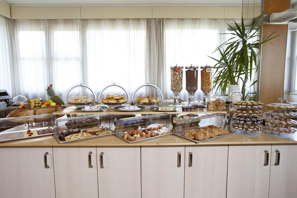 Hotel Ascot & Spa Rimini Esterno foto