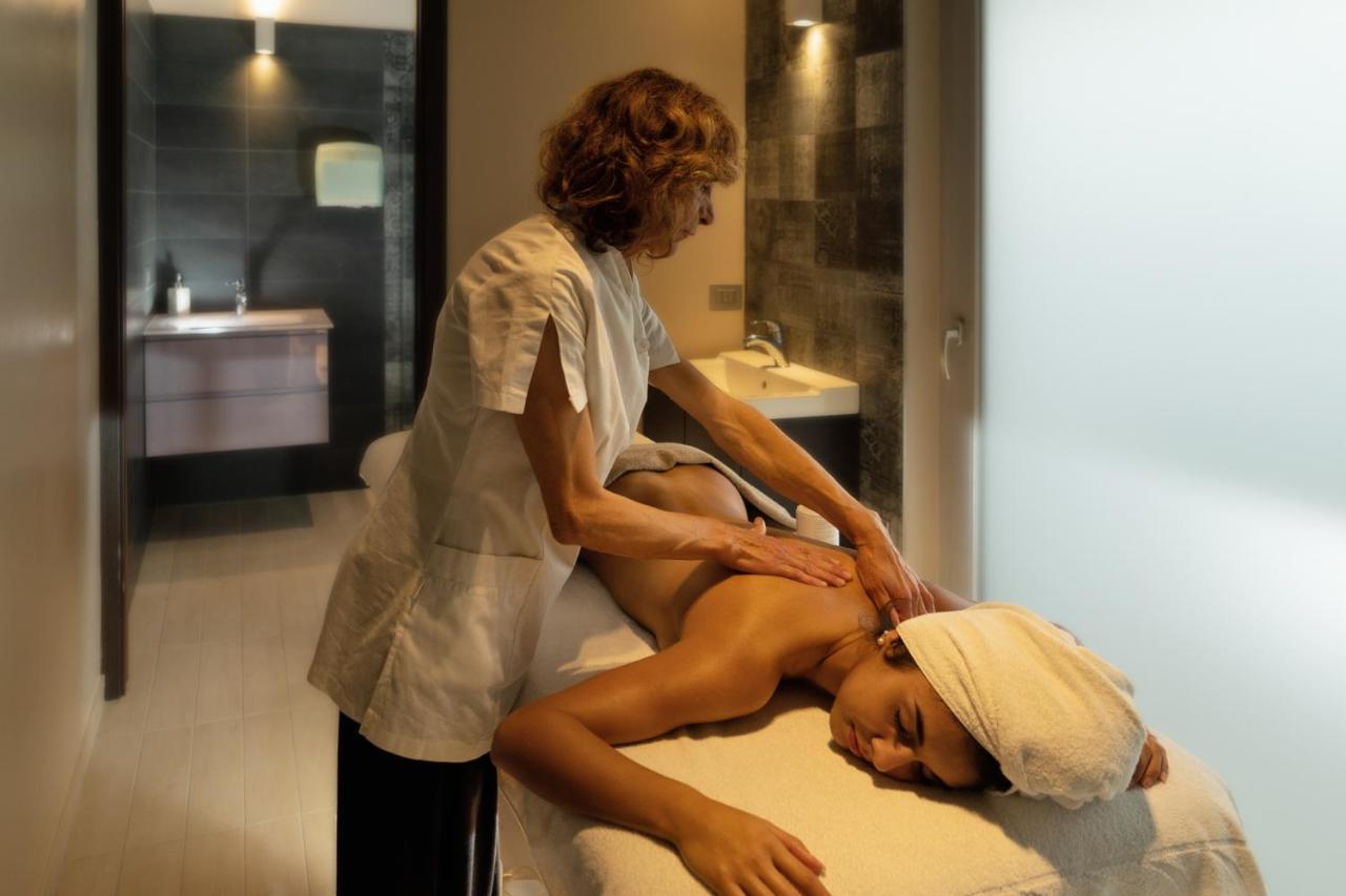 Hotel Ascot & Spa Rimini Esterno foto